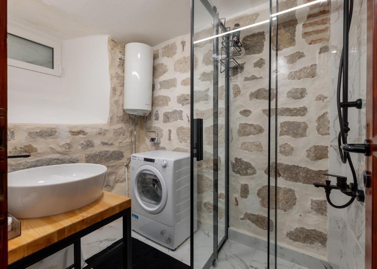 Quince&Sparkle Apartments Old Town Kotor Exterior photo